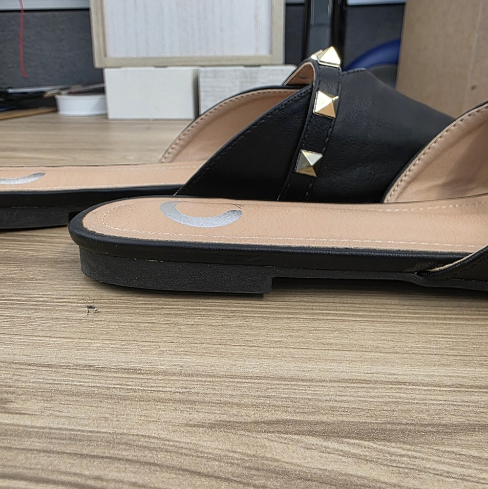 Journee Collection "Dreah" Studded Pointed-Toe Flat LIKE NEW - Picture 8 of 8